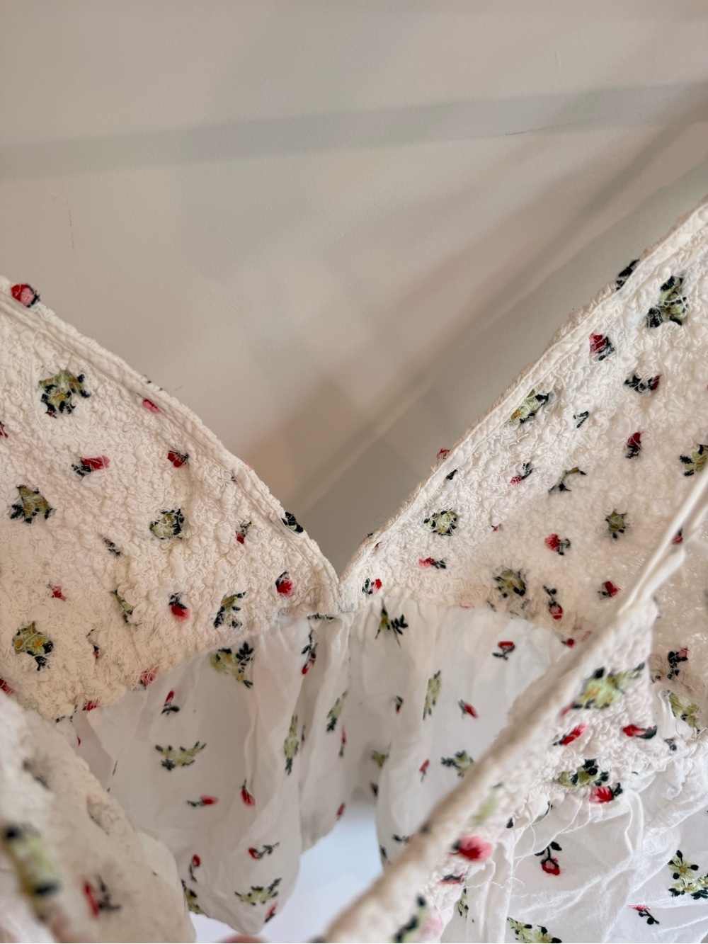Free People Intimately size large white floral cami with adjustable straps - Picture 4 of 4